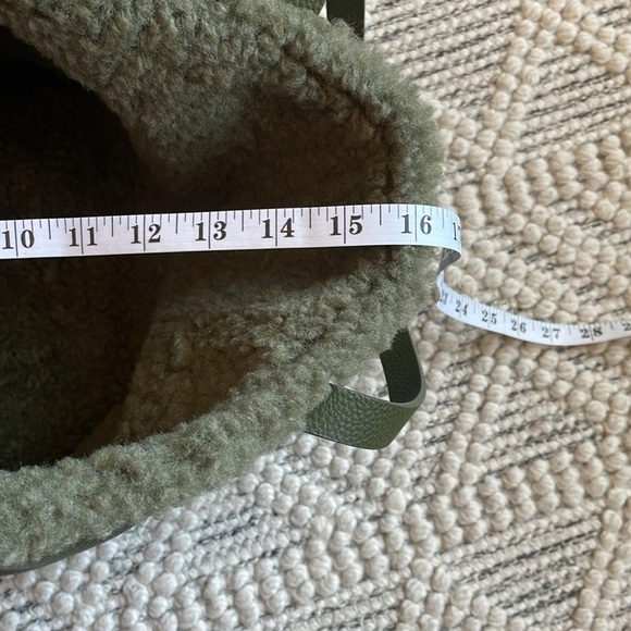 C & C California Tote Bag Vegan Leather Green Reversible to Sherpa OS - Picture 10 of 11
